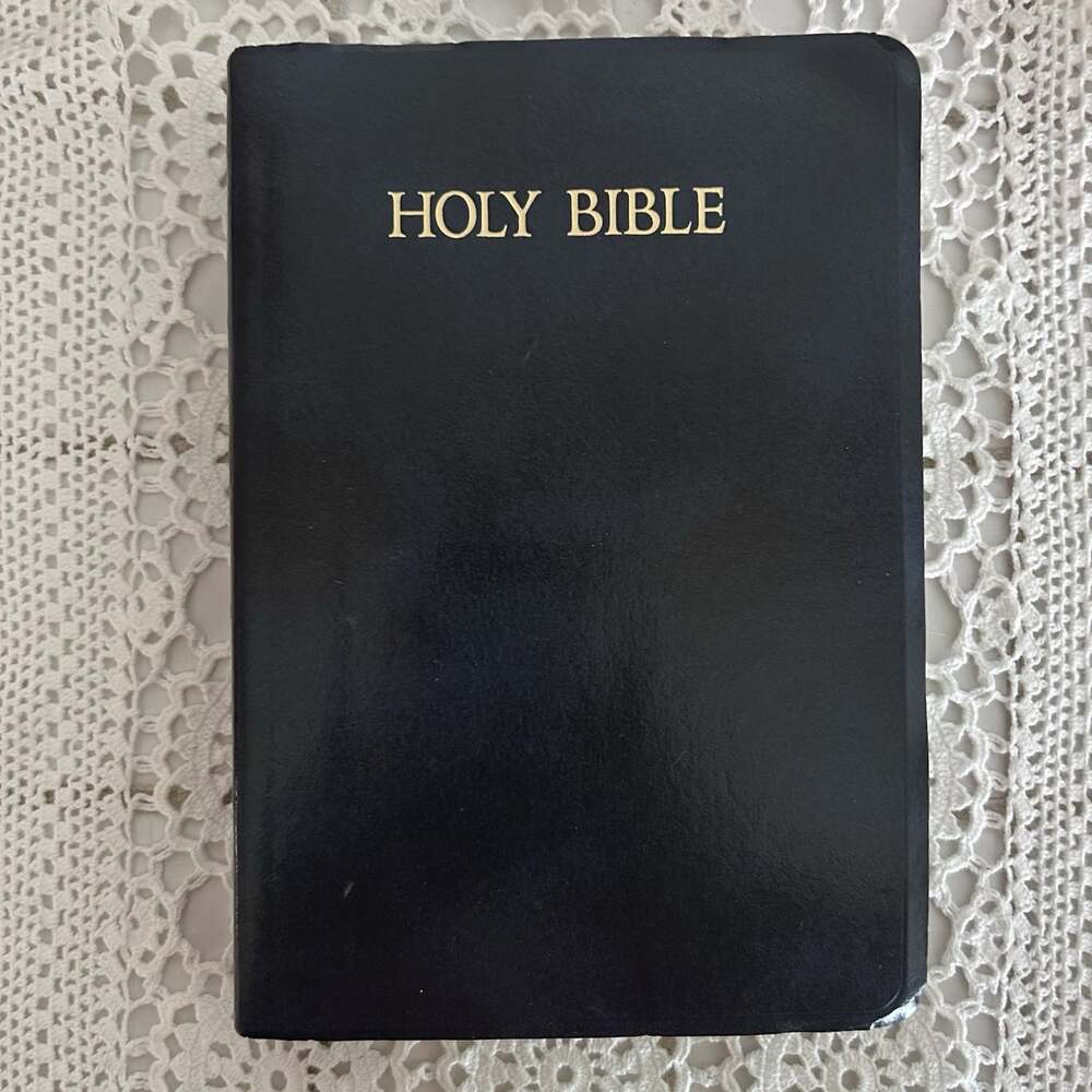1984 Holy Bible - New King James Version- Christ Red Letter Nelson Blue Leather